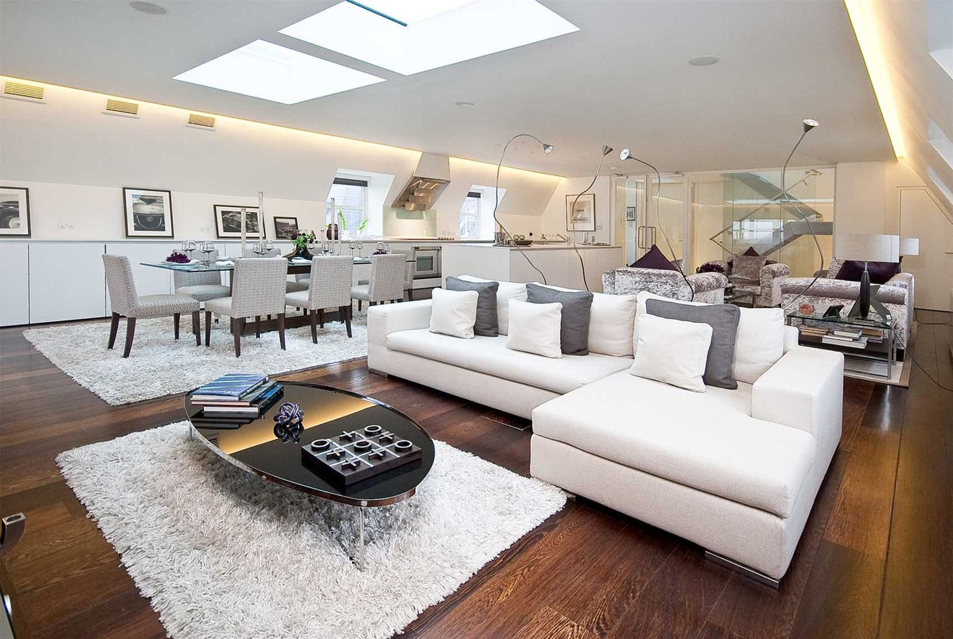 Flat Boydell Court in Greater London