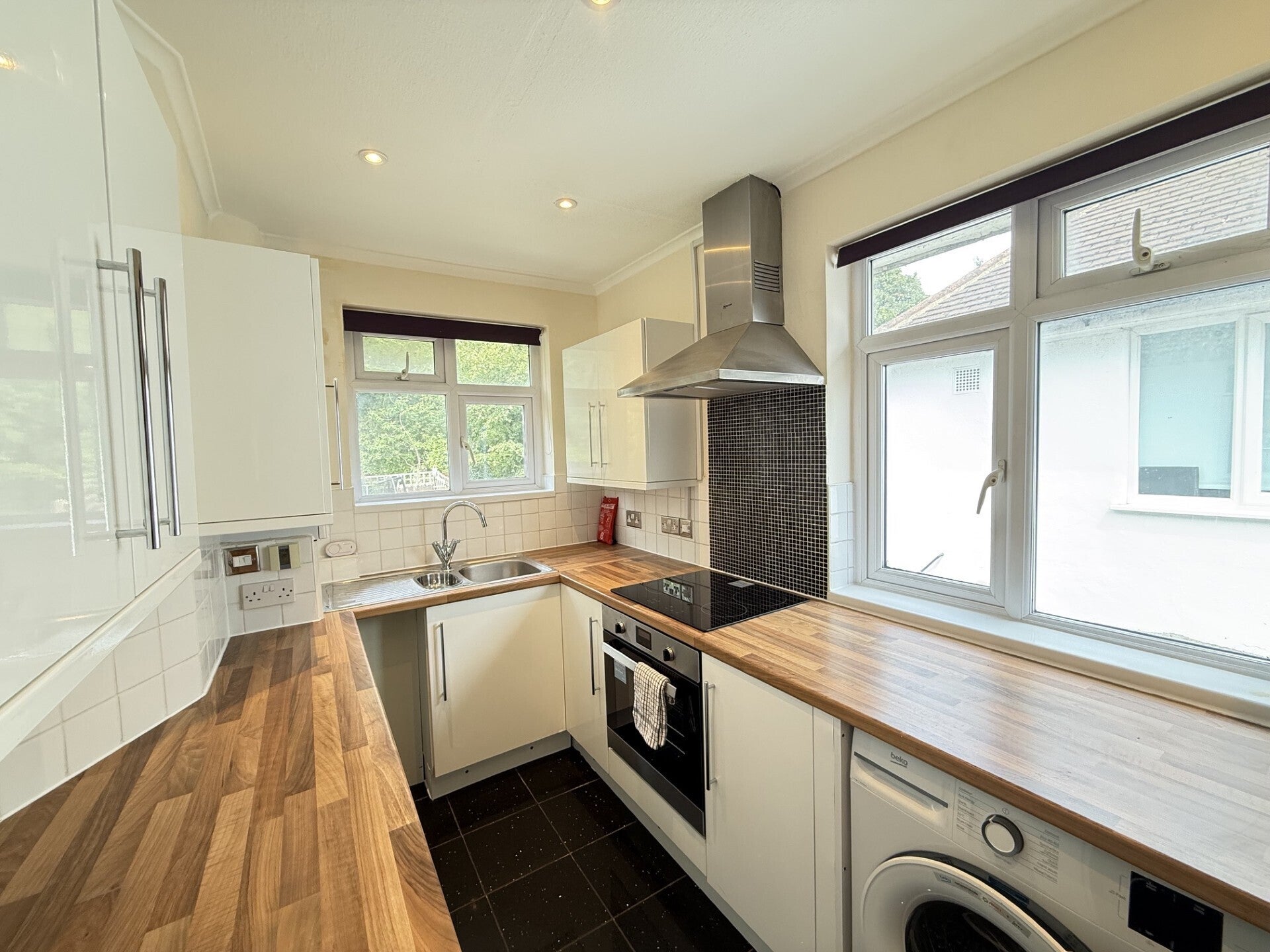 Flat Courtlands Close in Watford