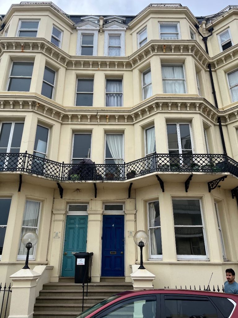 Flat Queens Gardens in Eastbourne