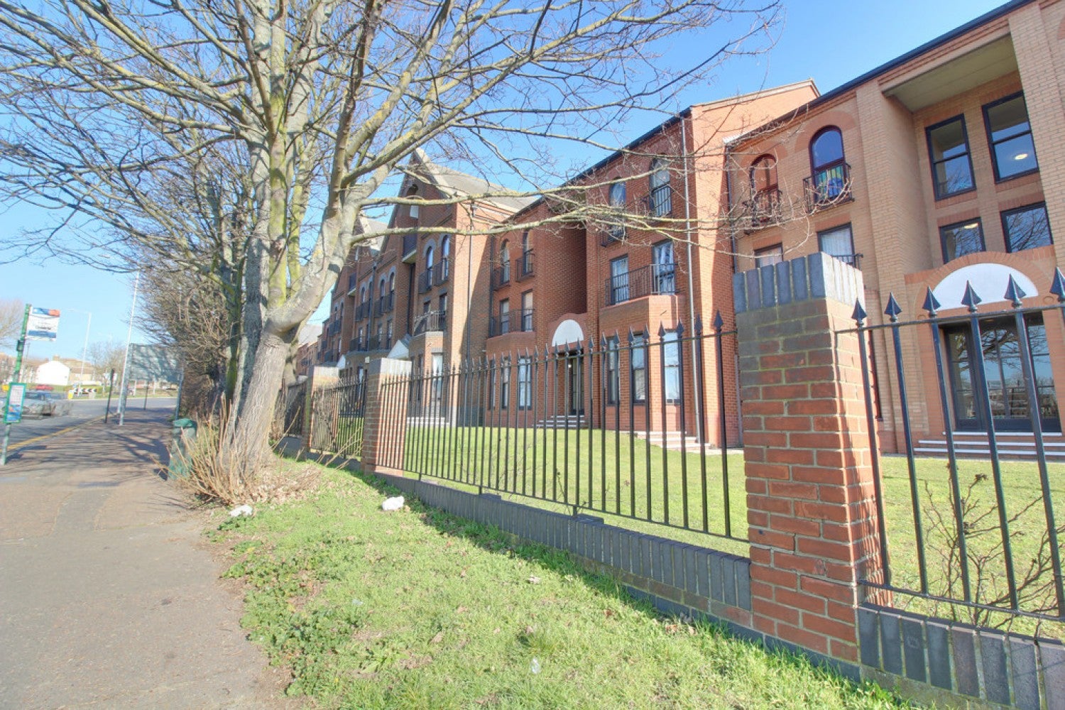 Flat Marine Parade in Southend-on-Sea