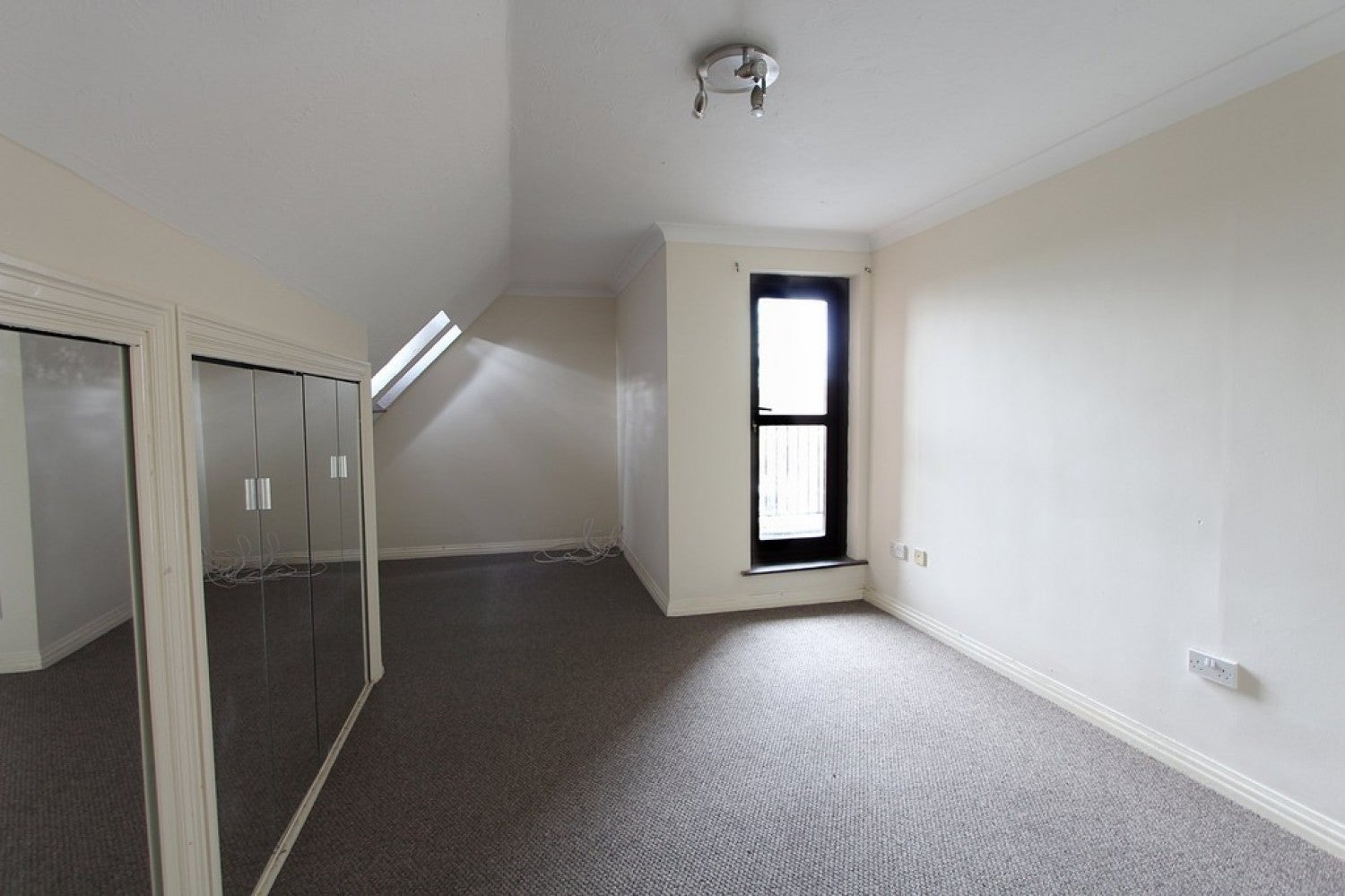 Flat Marine Parade in Southend-on-Sea