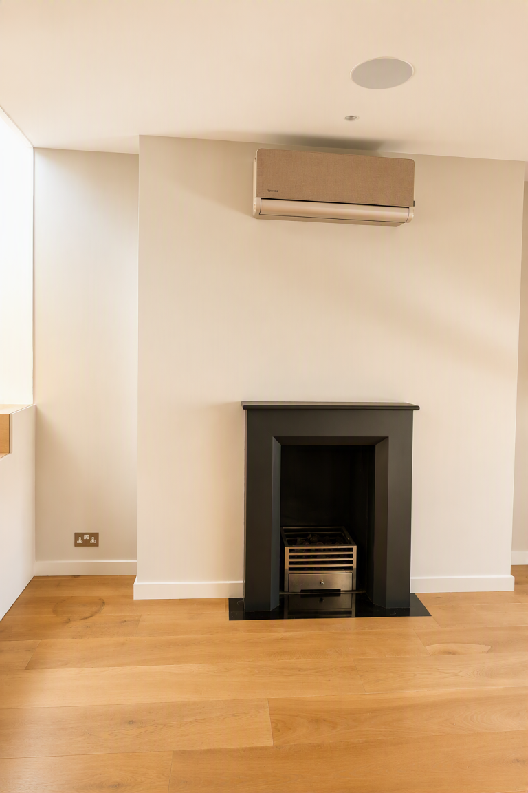 Flat Cathcart Road in Greater London
