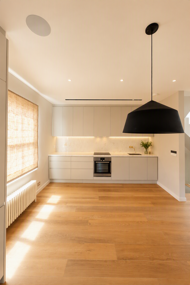 Flat Cathcart Road in Greater London
