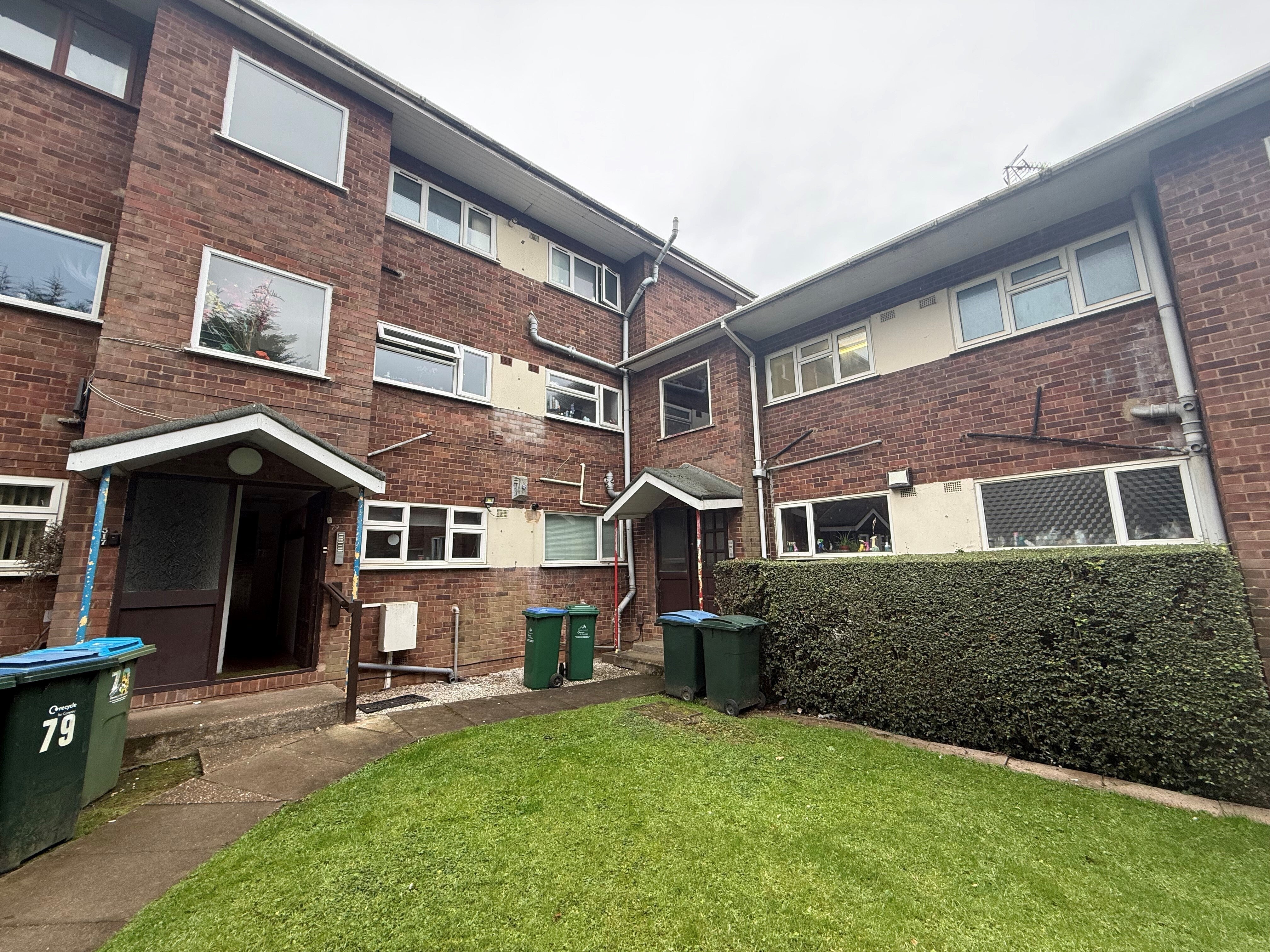 Flat Yewdale Crescent in Coventry