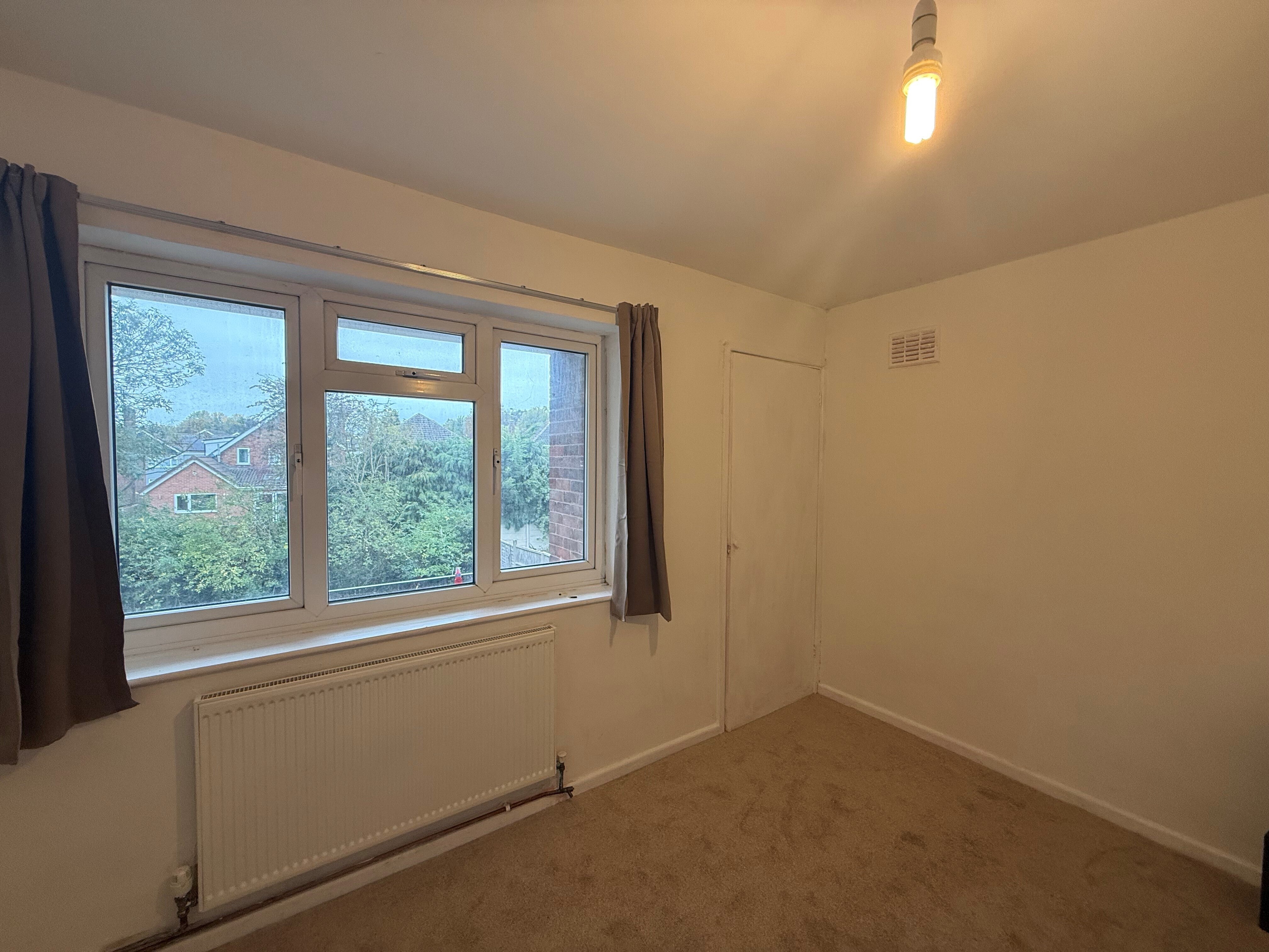 Flat Yewdale Crescent in Coventry