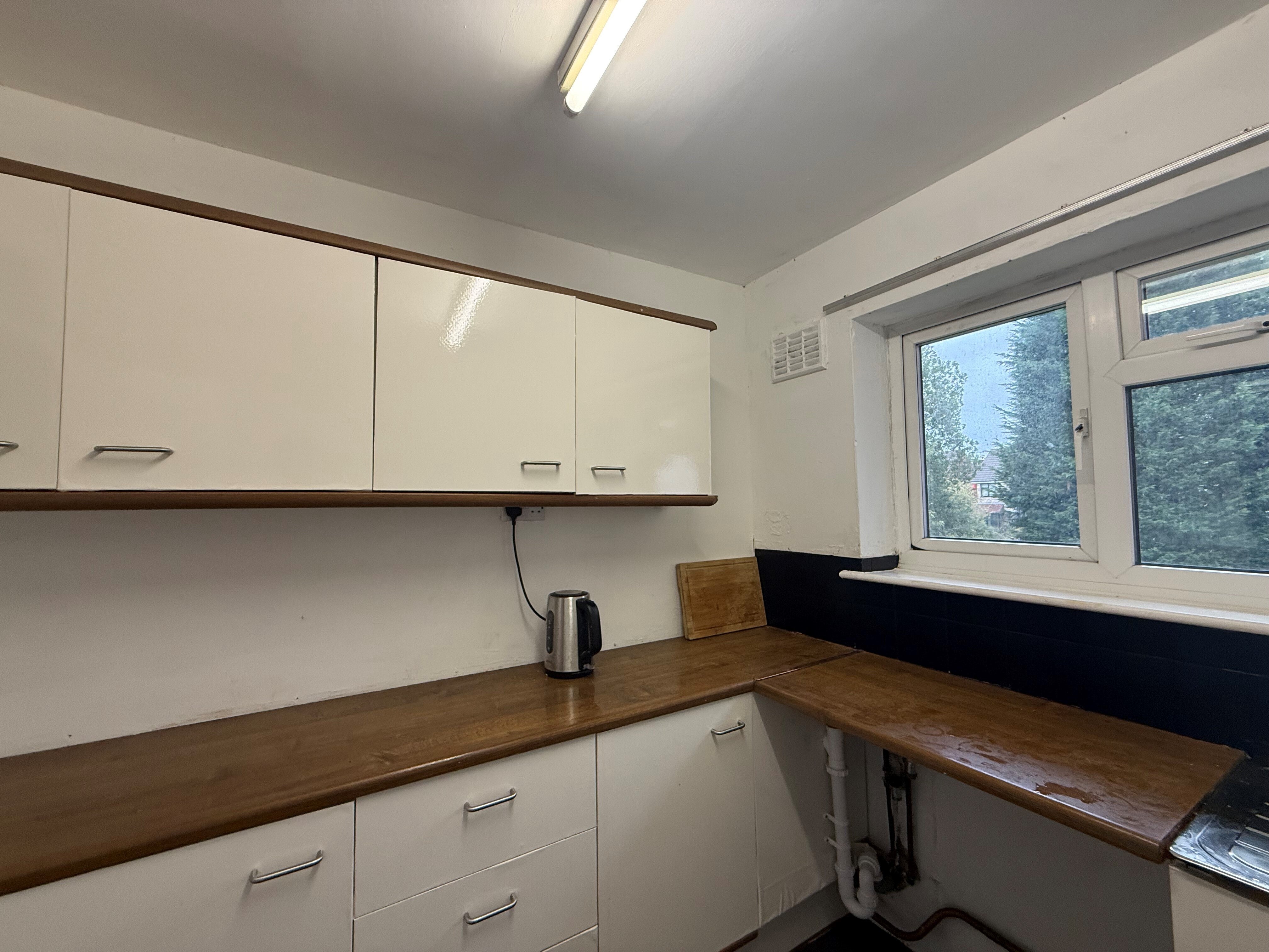 Flat Yewdale Crescent in Coventry