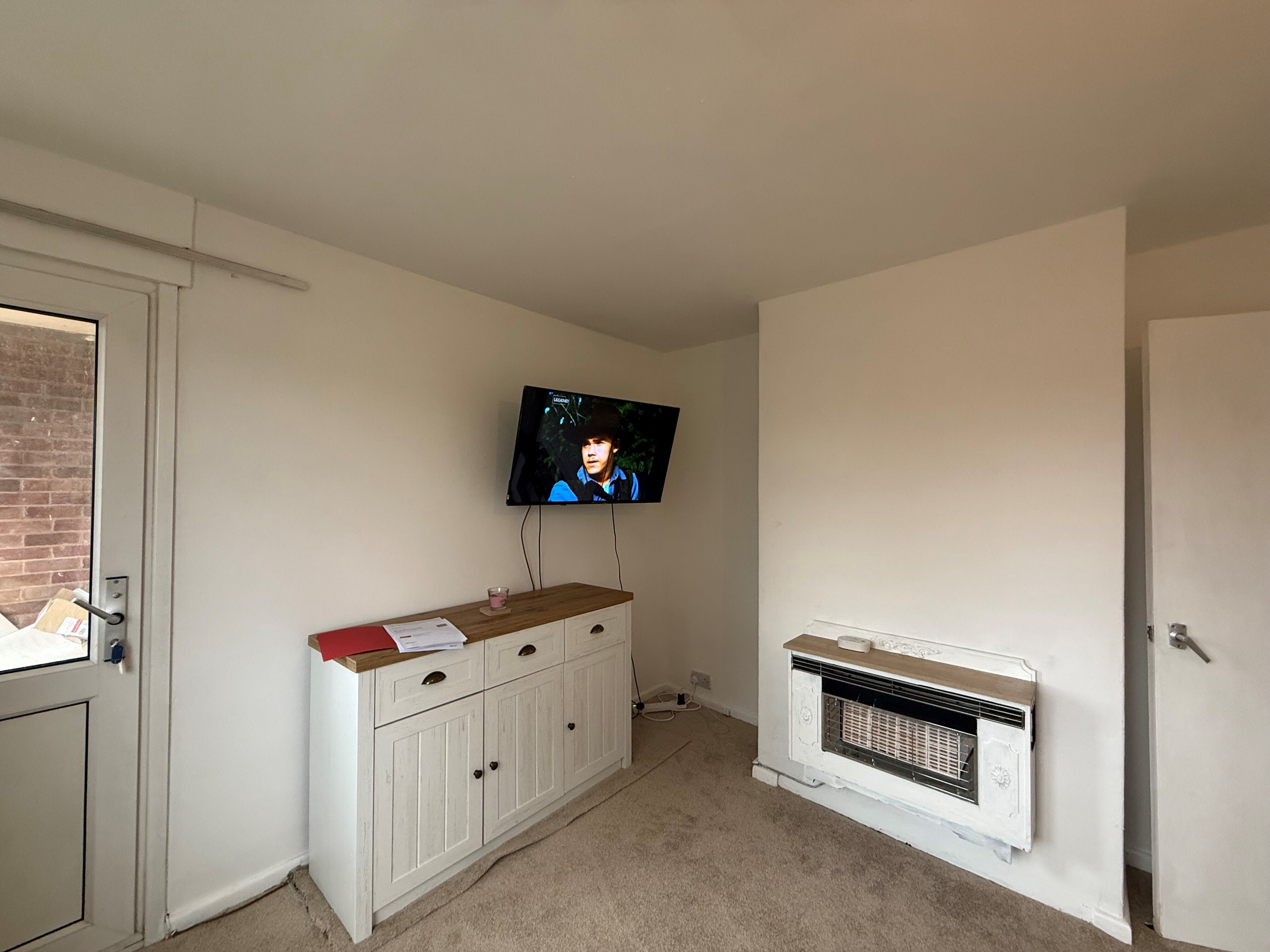 Flat Yewdale Crescent in Coventry