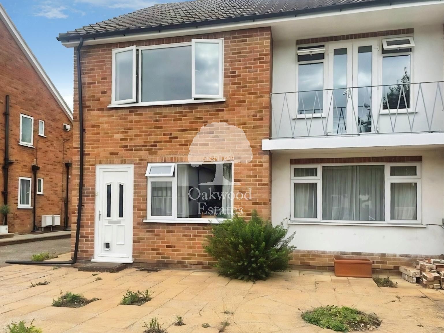 Flat Belmont Crescent in Maidenhead