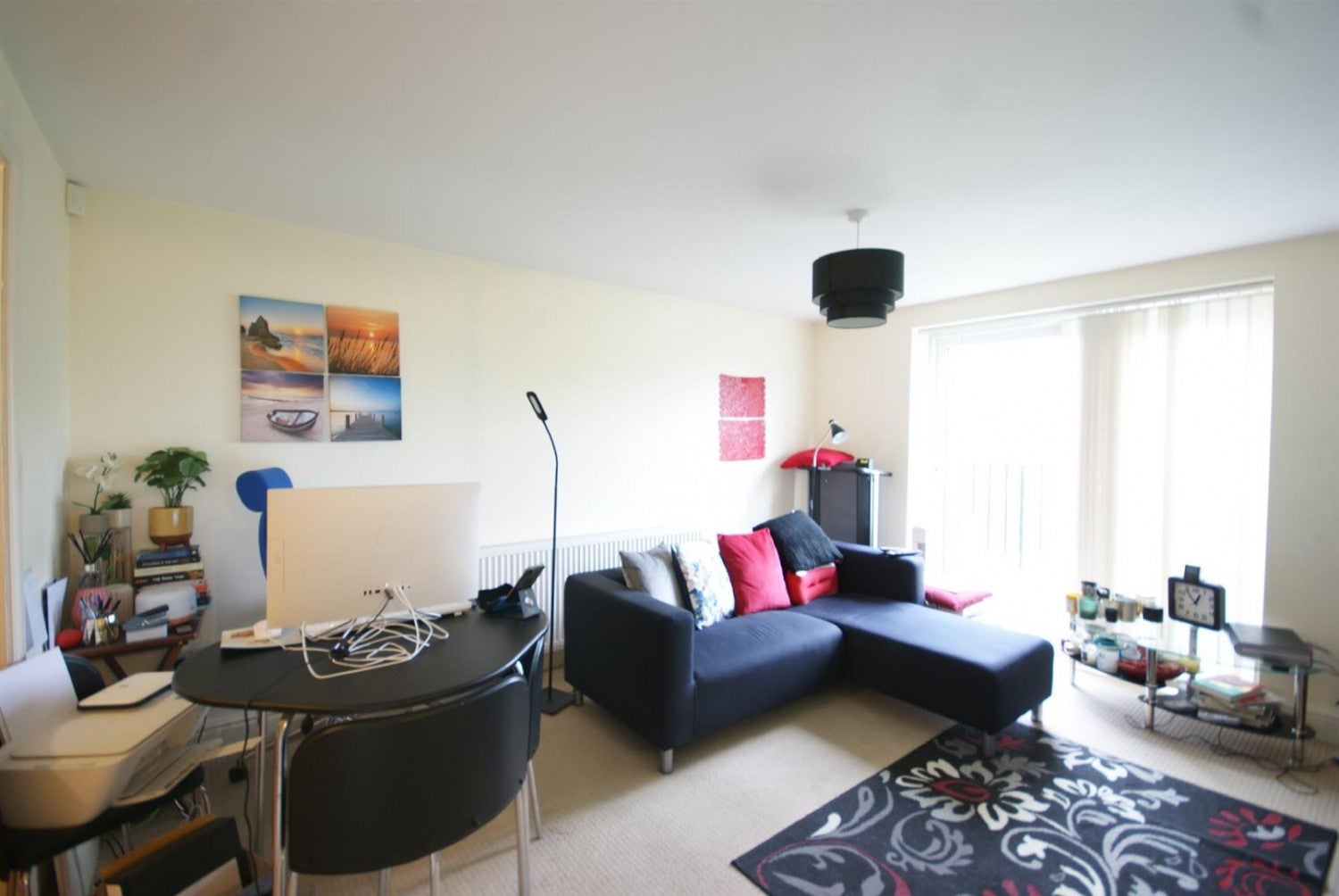 Flat Willow Tree Close in Lincoln