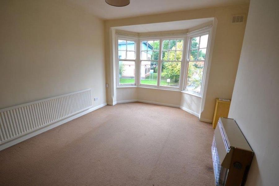 Flat Fosse Road South in Leicester
