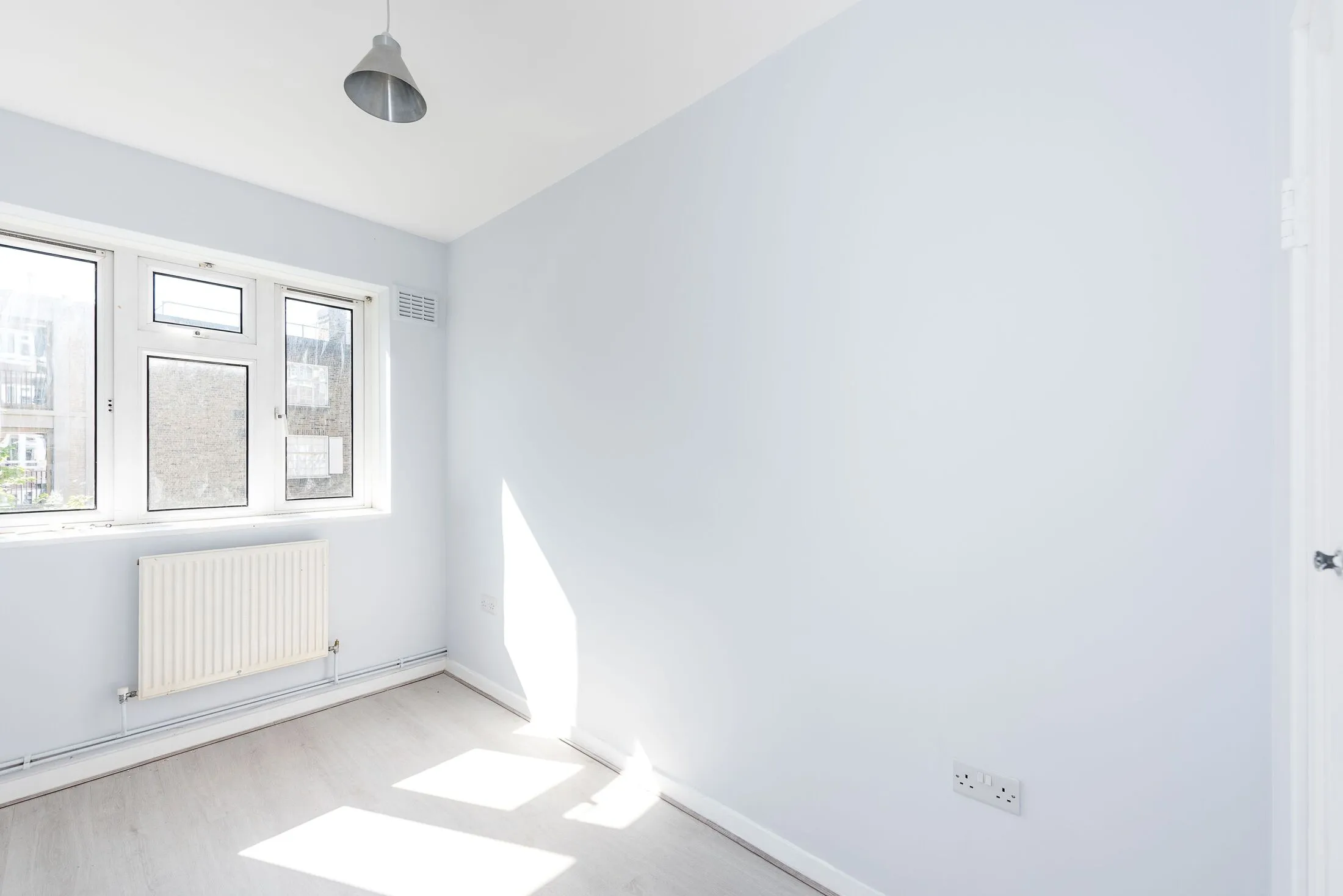 Flat Wiltshire Close in Greater London