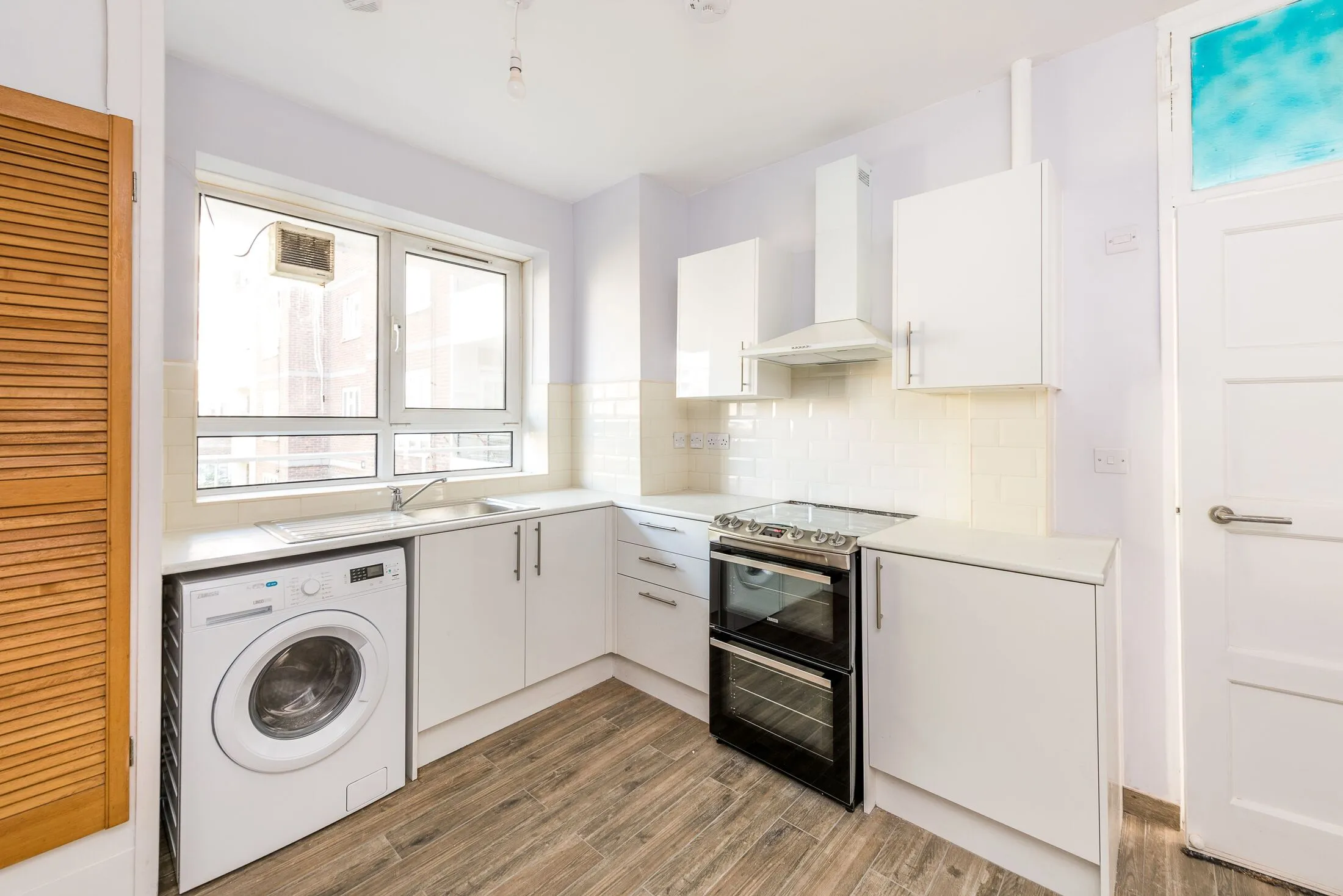 Flat Wiltshire Close in Greater London