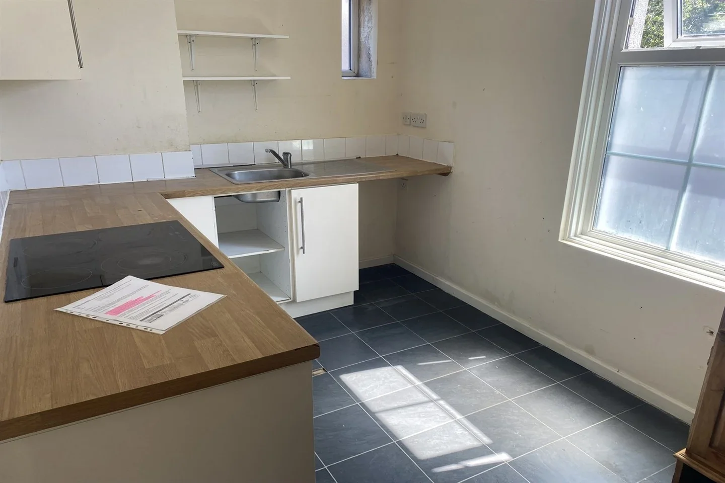 Flat Benhill Avenue in Greater London