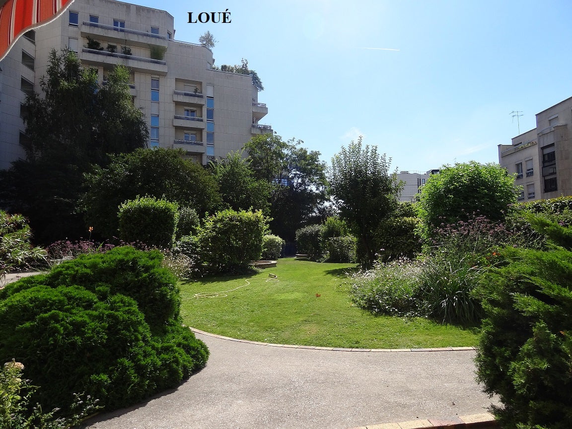 Flat Rue des Salles in Courbevoie