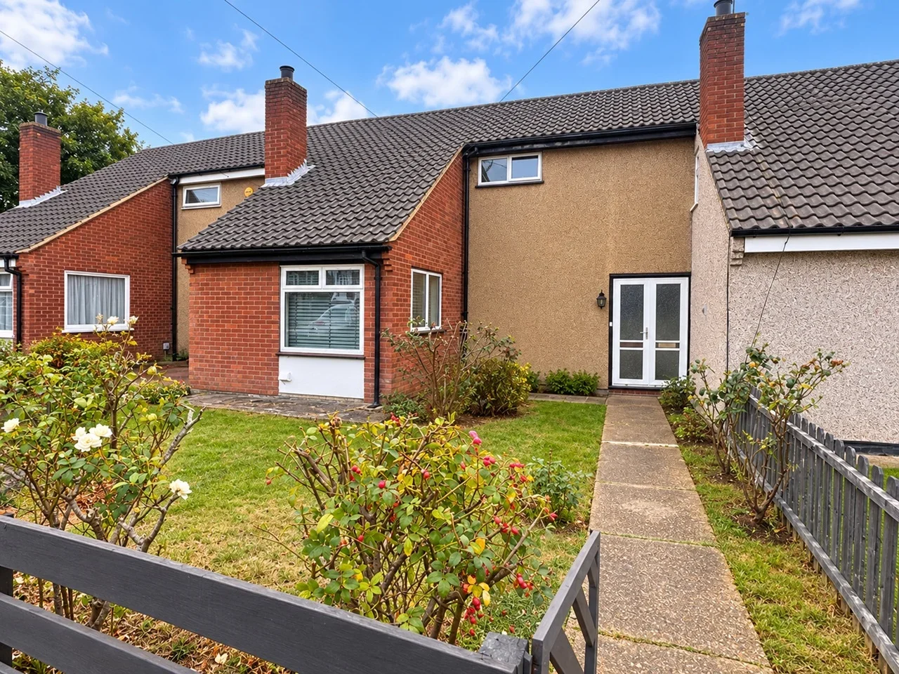 House Fullwell Avenue in Greater London