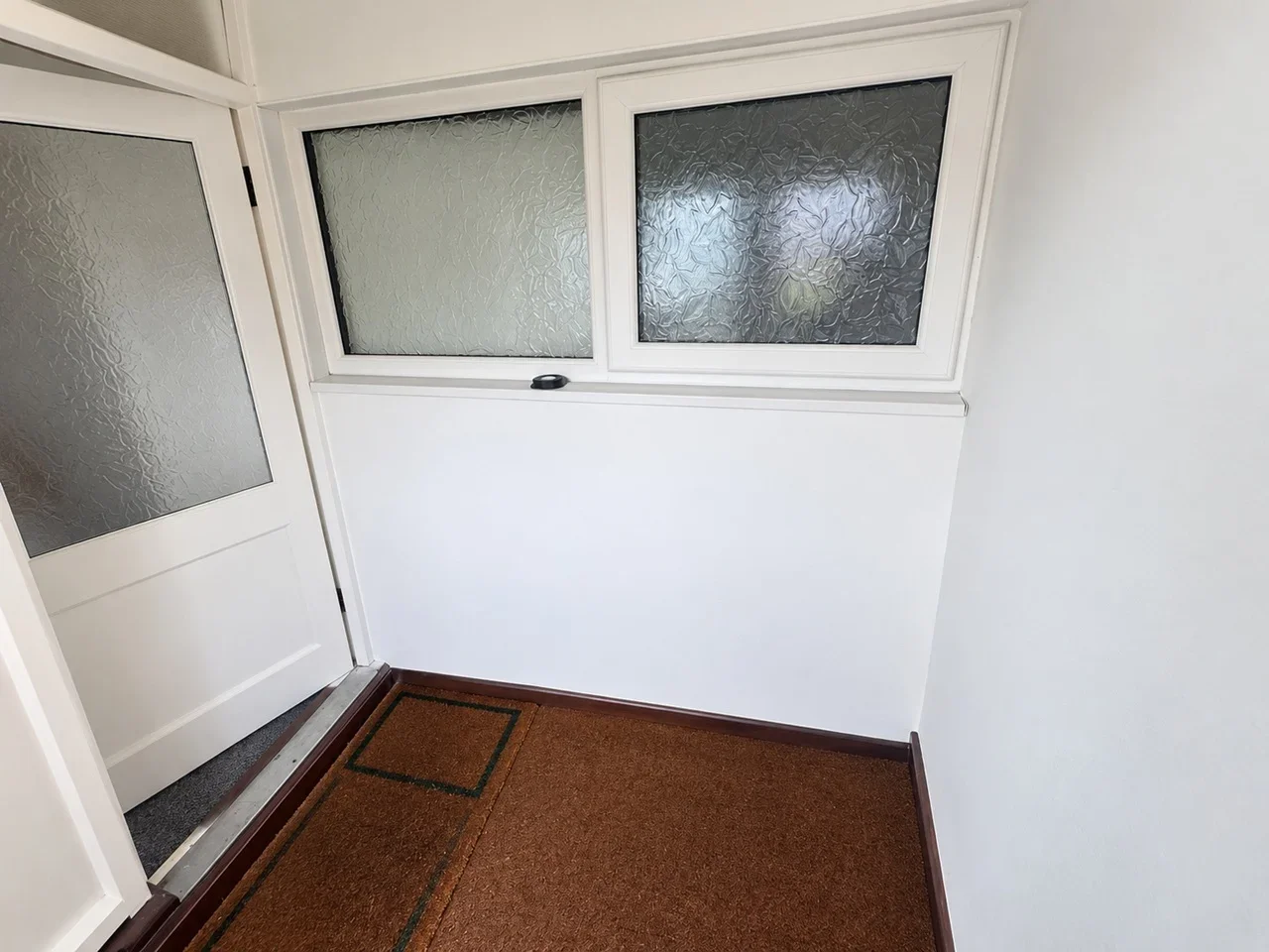 House Fullwell Avenue in Greater London
