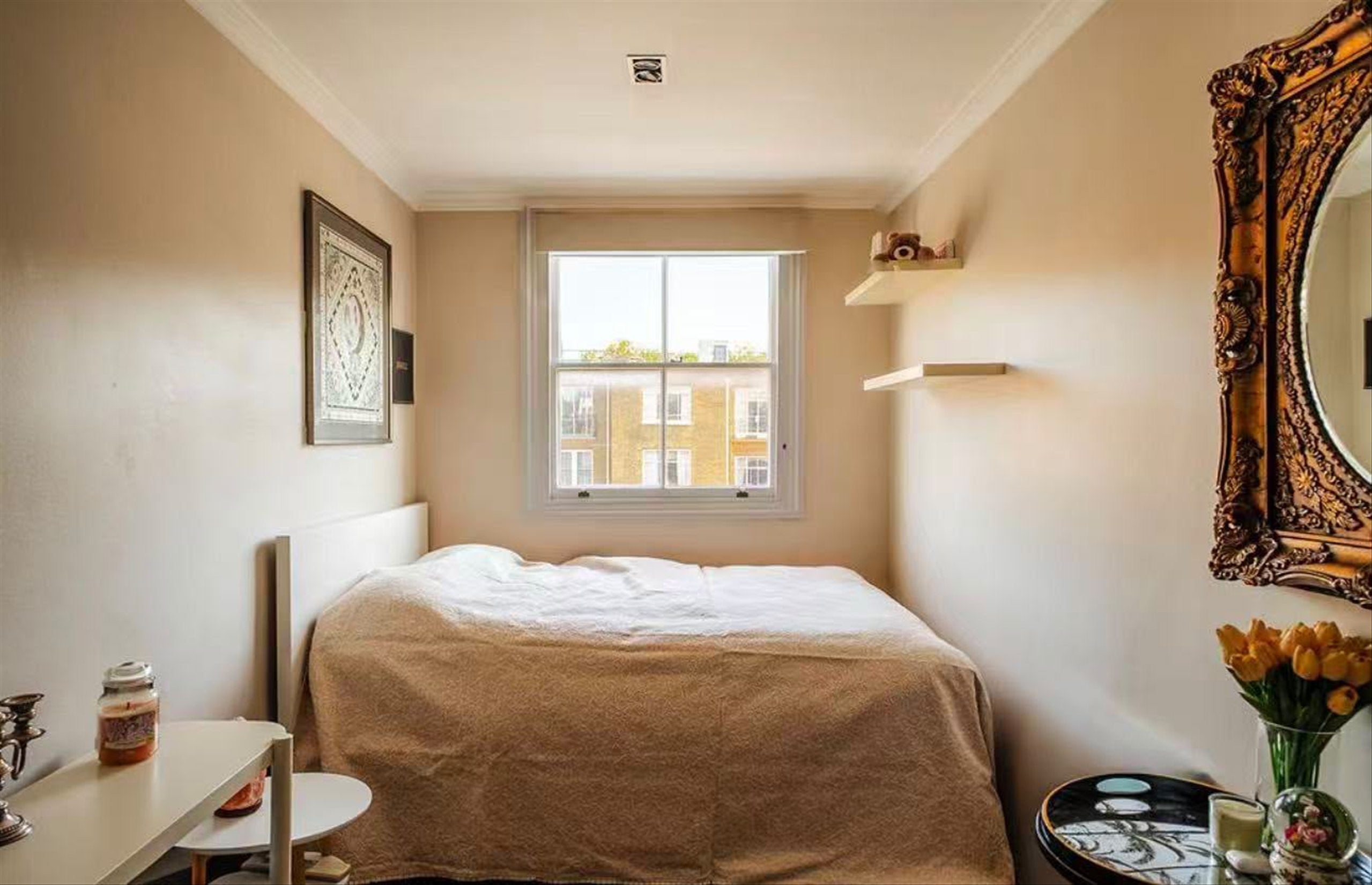 Flat Eaton Place in City of Westminster