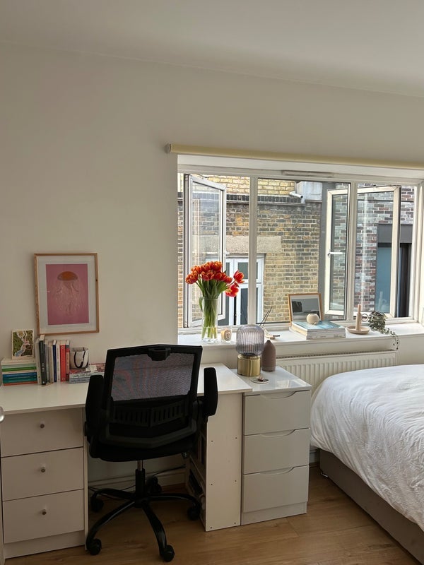 Room Crescent Row in Greater London