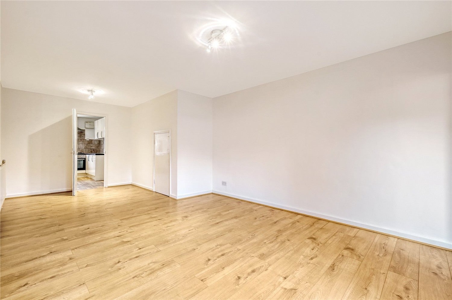 House Spondon Road in Greater London