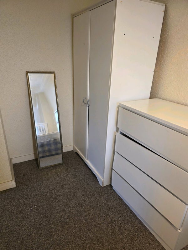 Room Westcott Road in Greater London