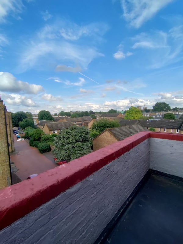Room Westcott Road in Greater London