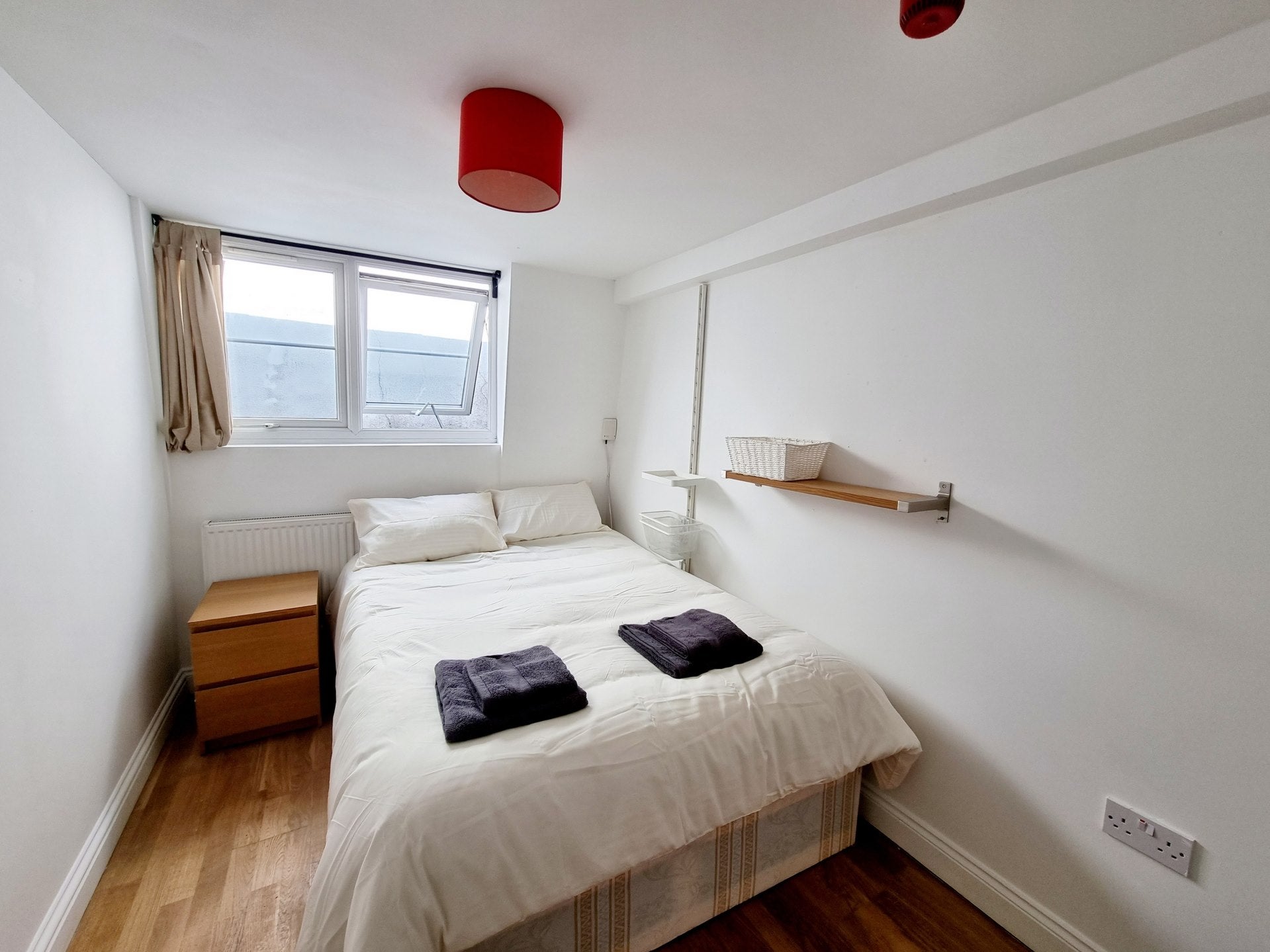 Flat Sussex Way in Greater London