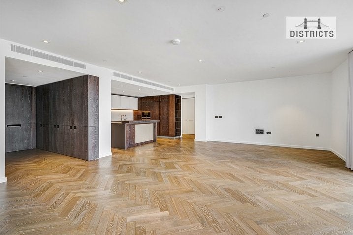 Flat Circus Road West in Greater London