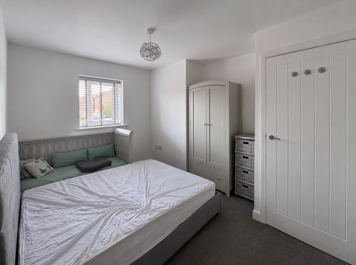 Flat Elizabeth Court in Wakefield