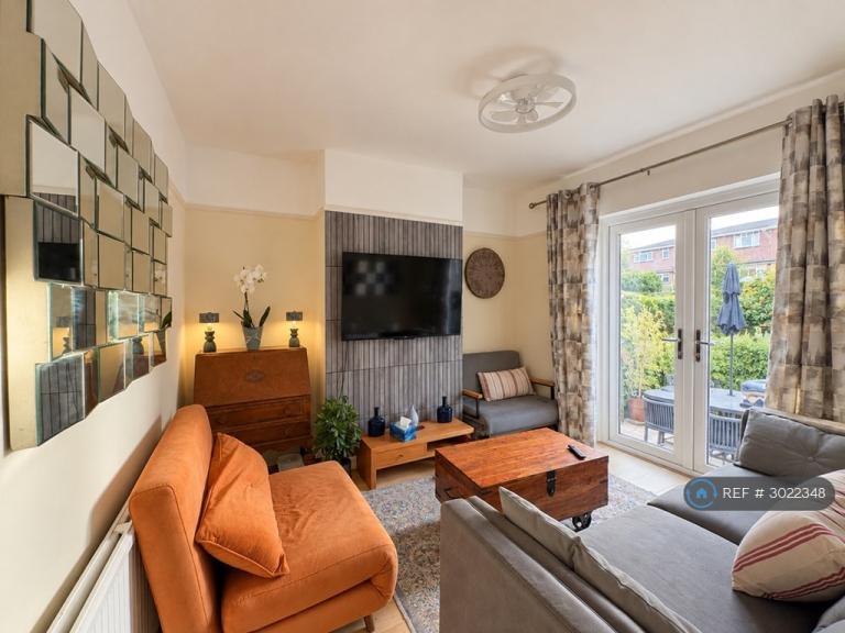 Room Scorton Avenue in Greater London