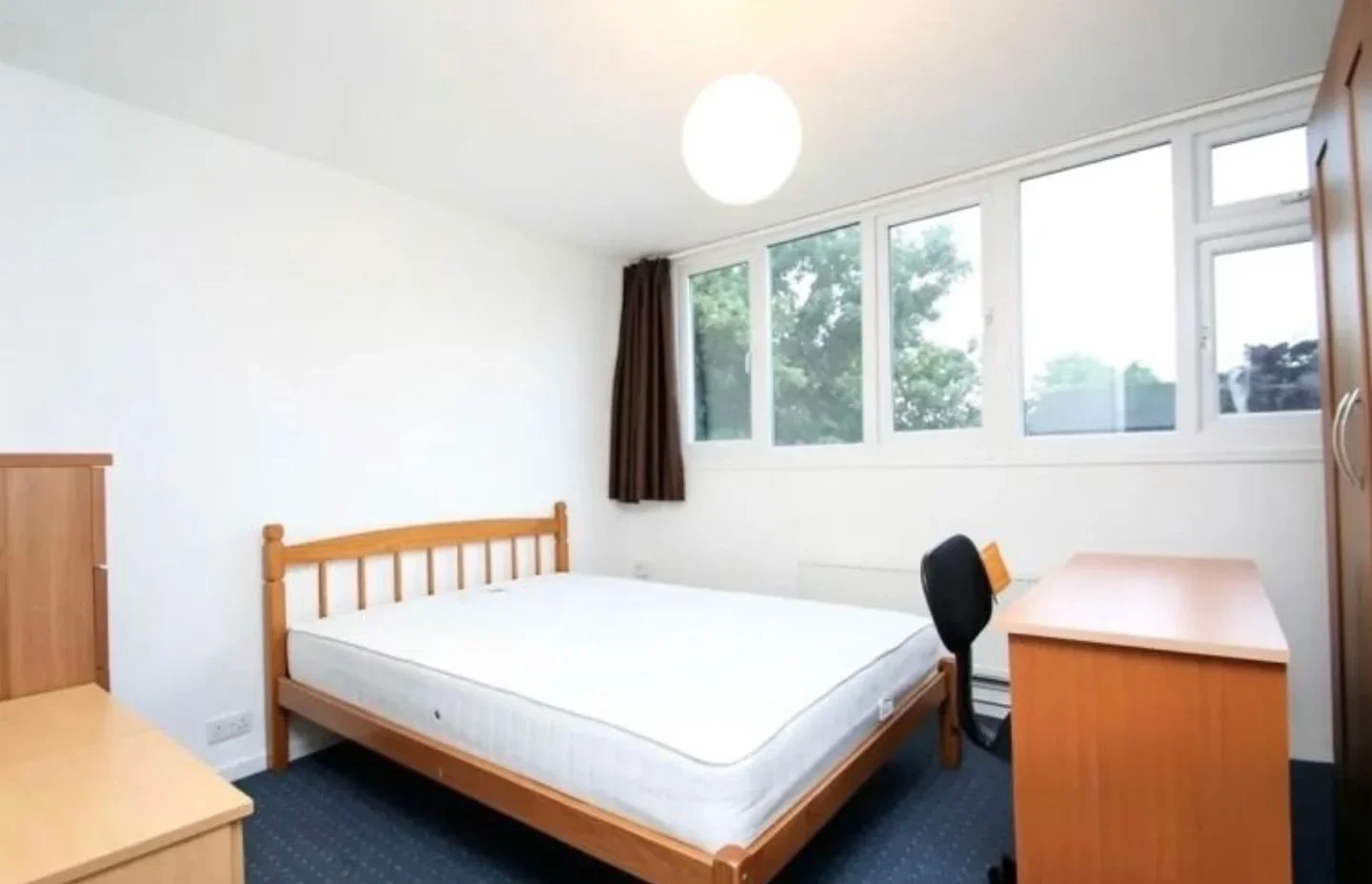 House Barchester Close in Greater London