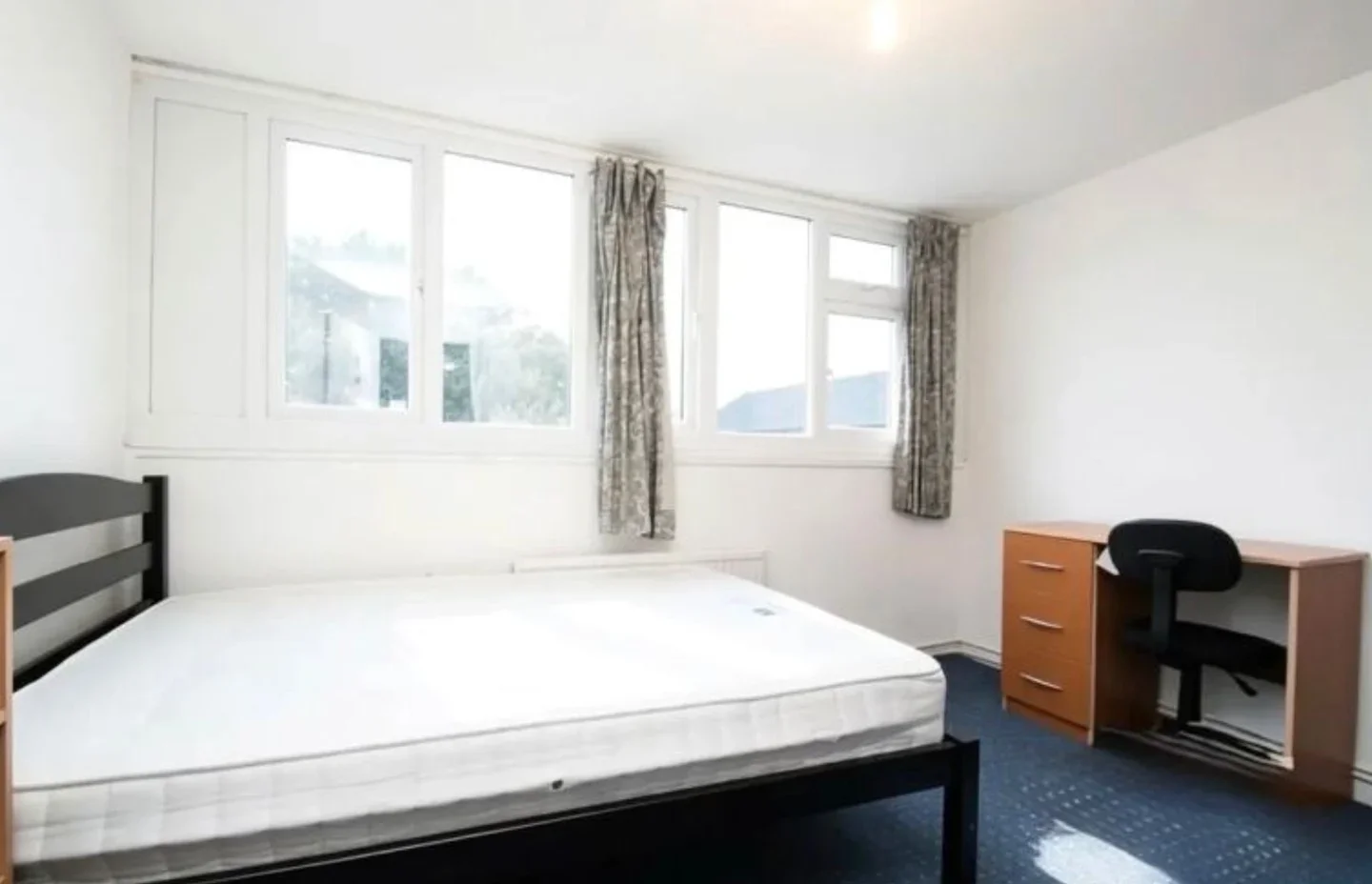 House Barchester Close in Greater London