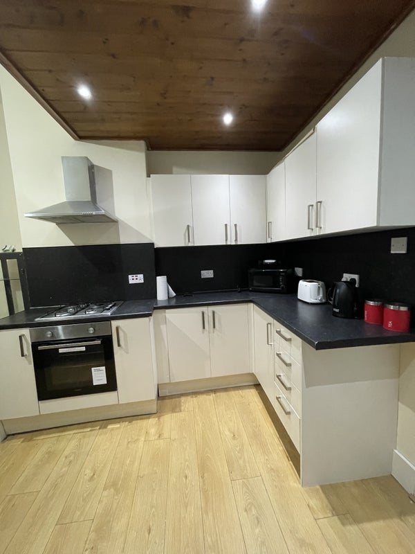 Room Copland Road in Glasgow