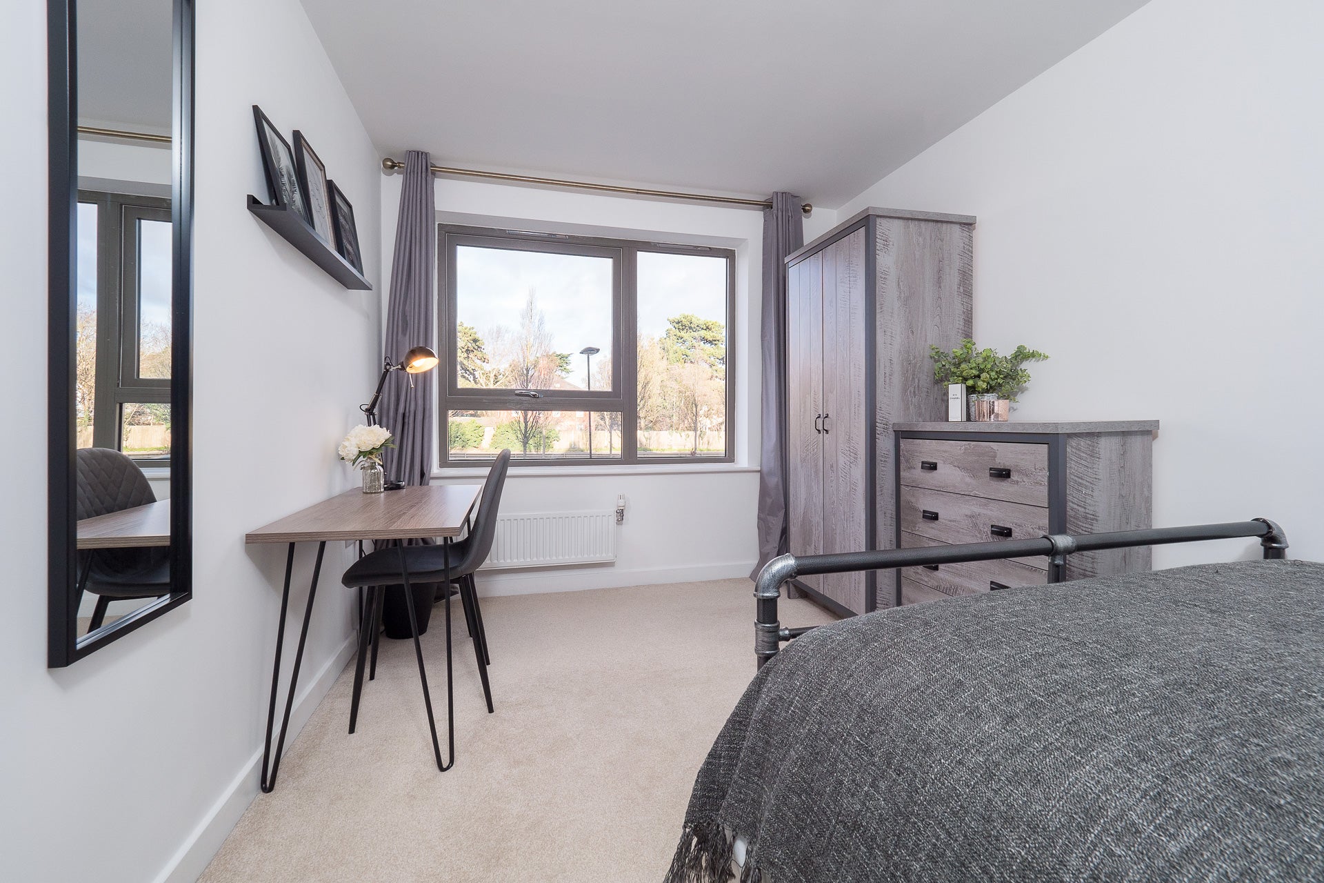 Room Latchet Lane in Upton