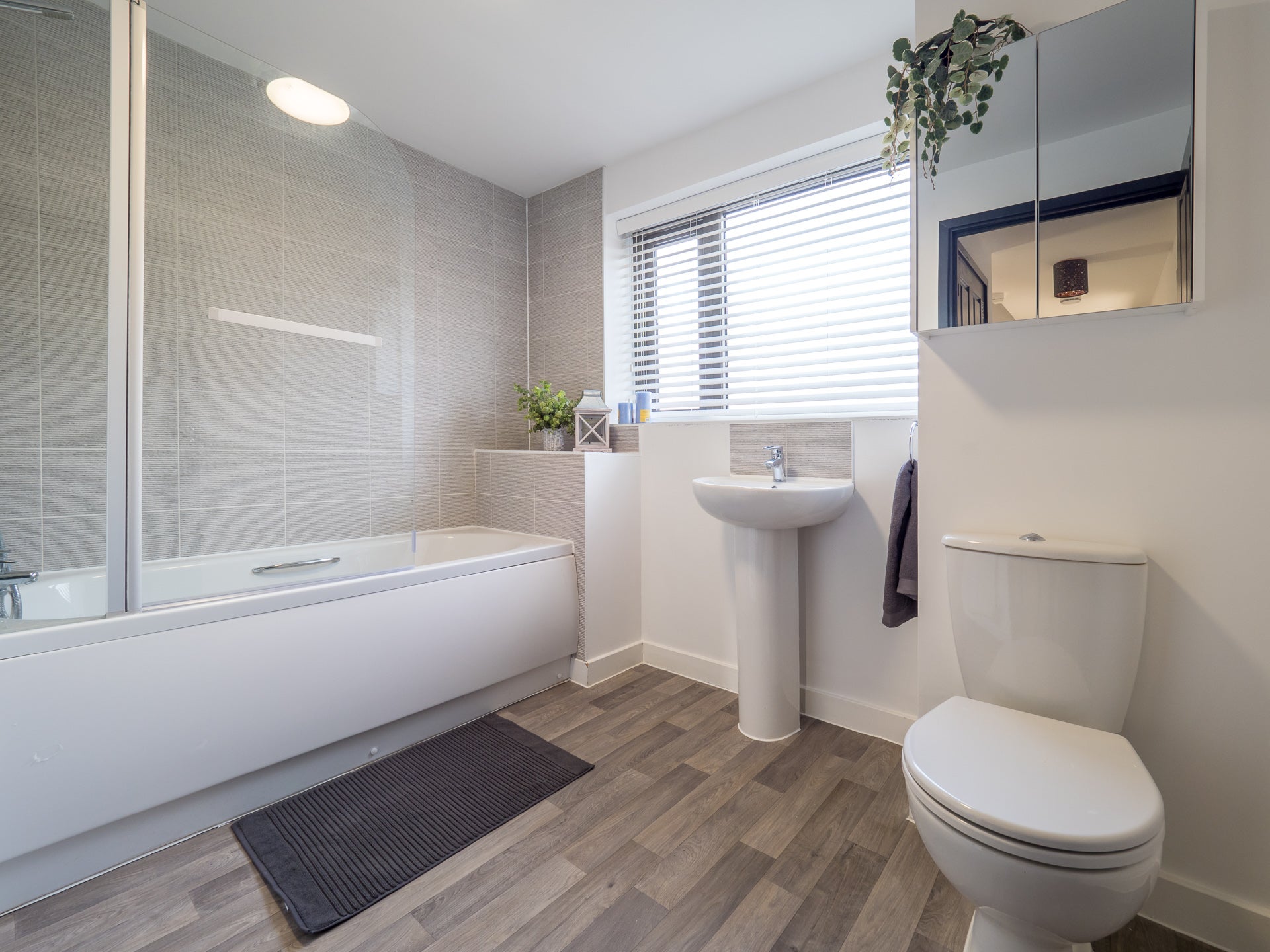 Room Latchet Lane in Upton
