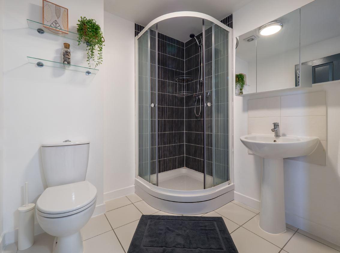 Room Latchet Lane in Upton