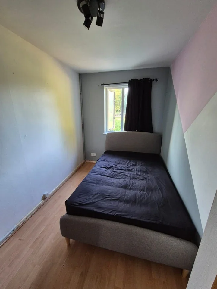 Room Back Willow Close in Bolton