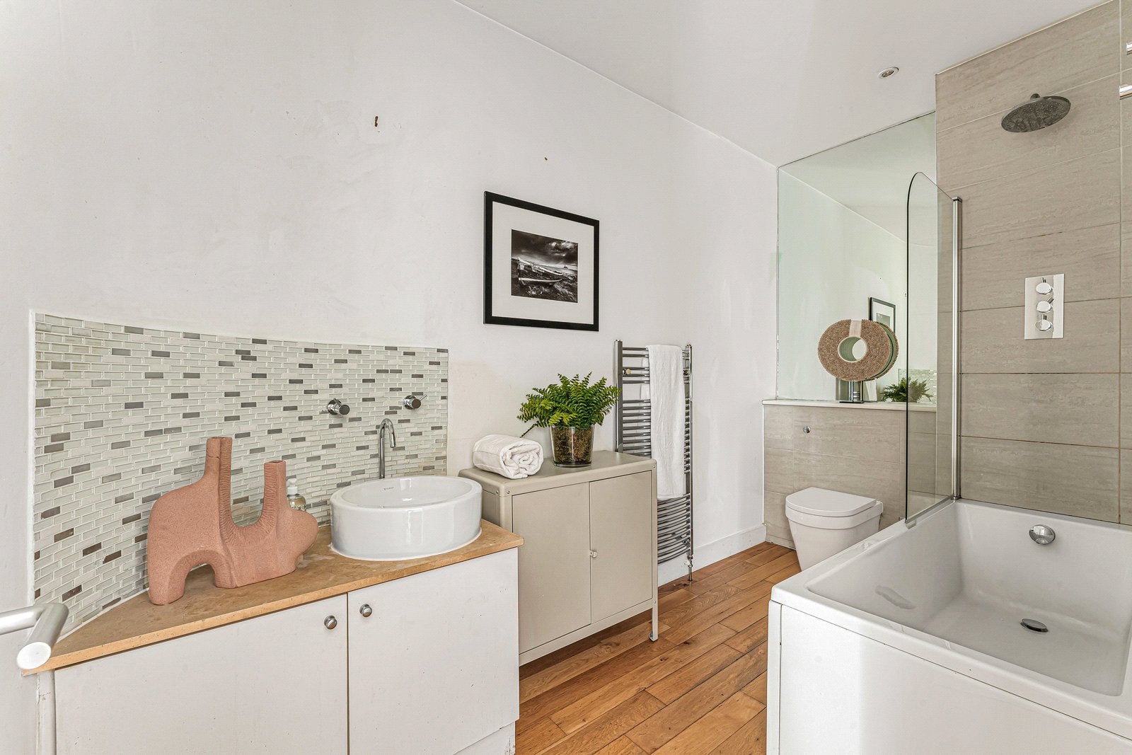 Flat Hoxton Street in Greater London
