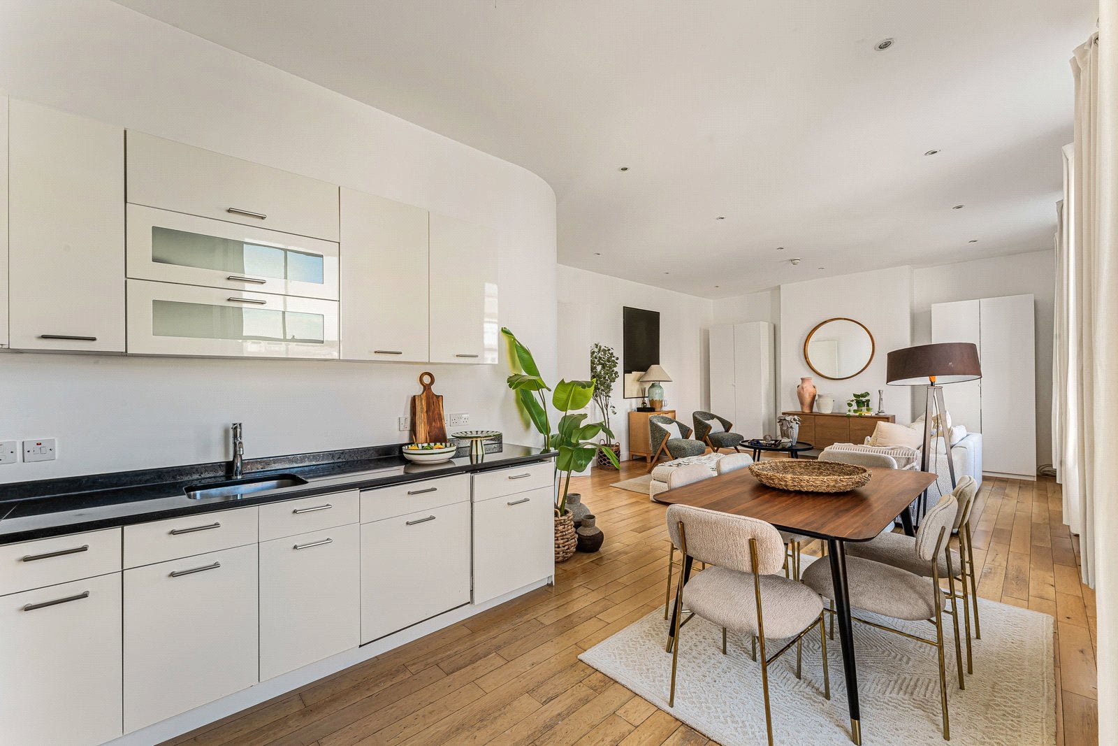 Flat Hoxton Street in Greater London