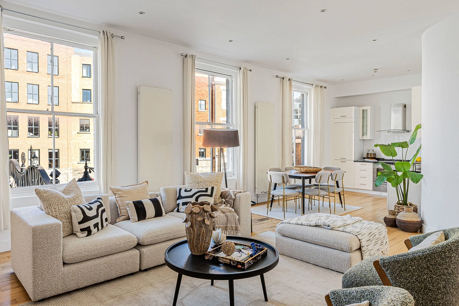 Flat Hoxton Street in Greater London