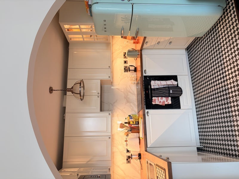 Flat Greencroft Gardens in Greater London