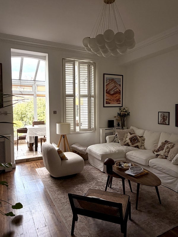 Flat Greencroft Gardens in Greater London