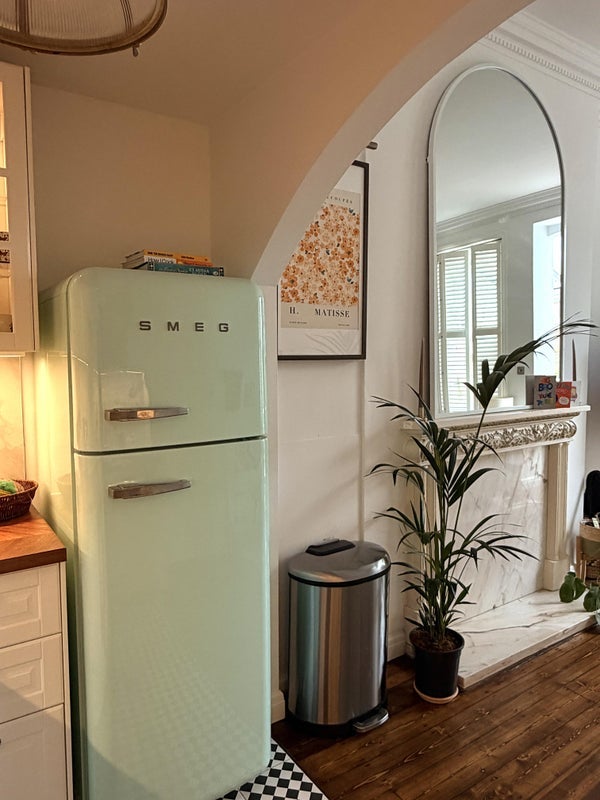 Flat Greencroft Gardens in Greater London