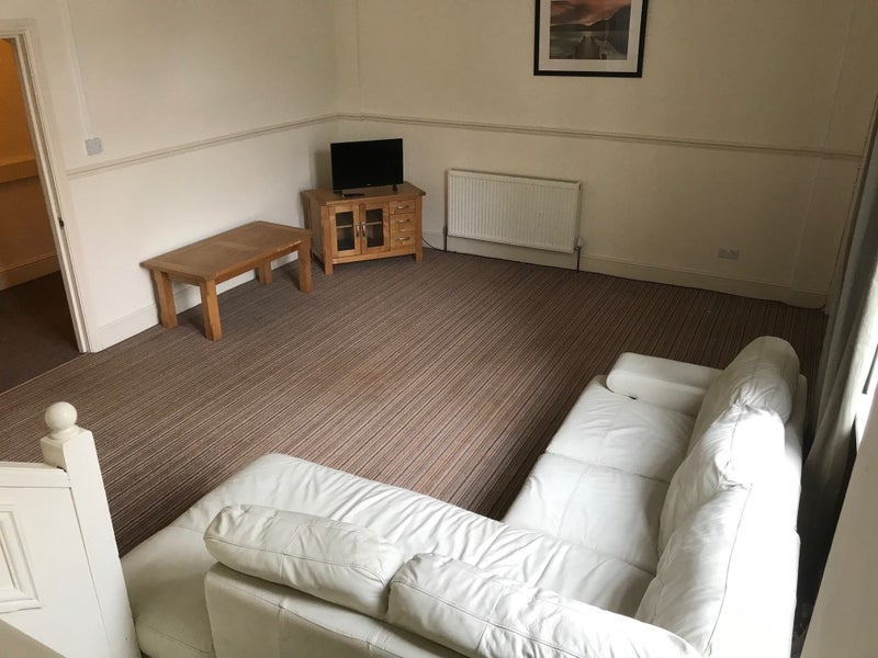 Room Harrwood Mews in Leeds