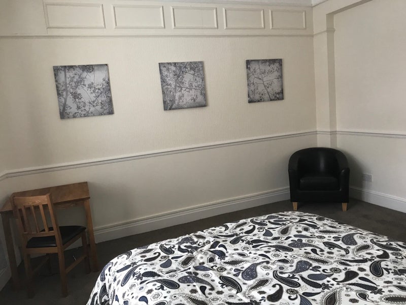 Room Harrwood Mews in Leeds