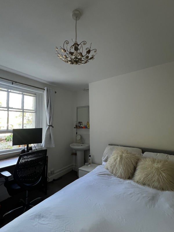 Room Tredegar Square in Greater London