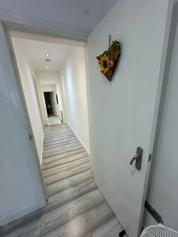 Flat St. Nicholas Way in Greater London