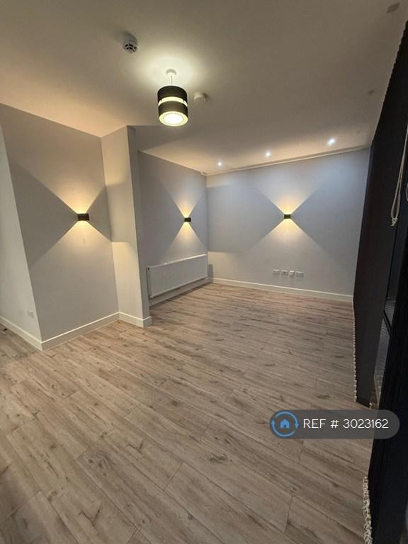Flat Lancaster Road in Greater London