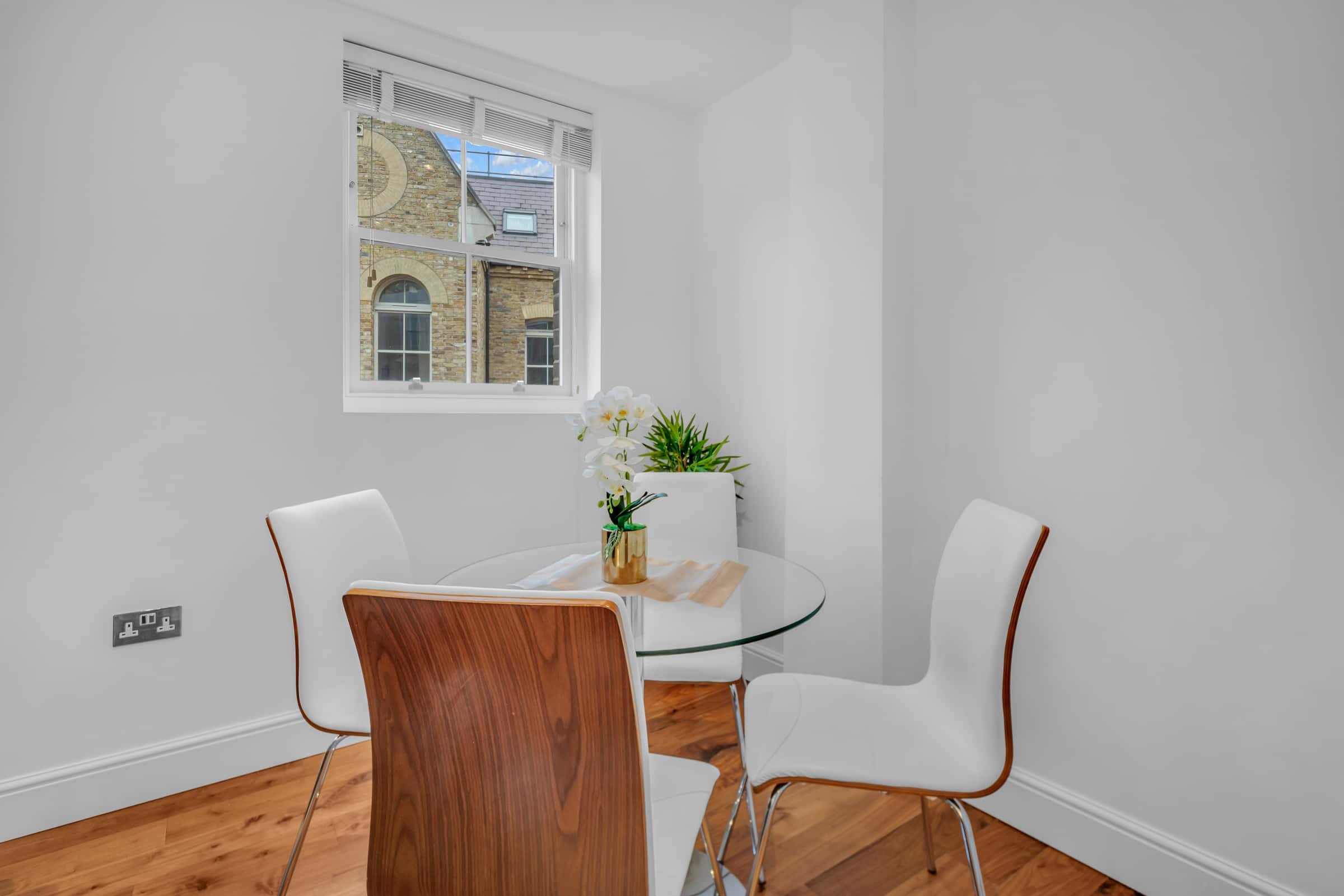 Flat Sandy's Row in Greater London