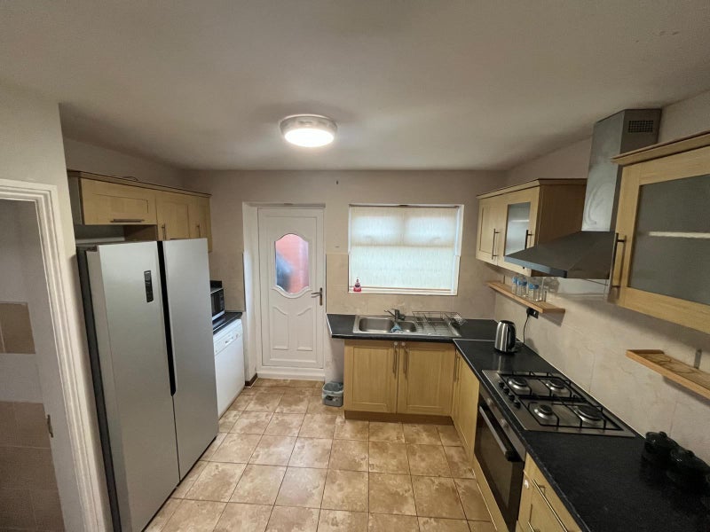 Room Dalton Avenue in Manchester