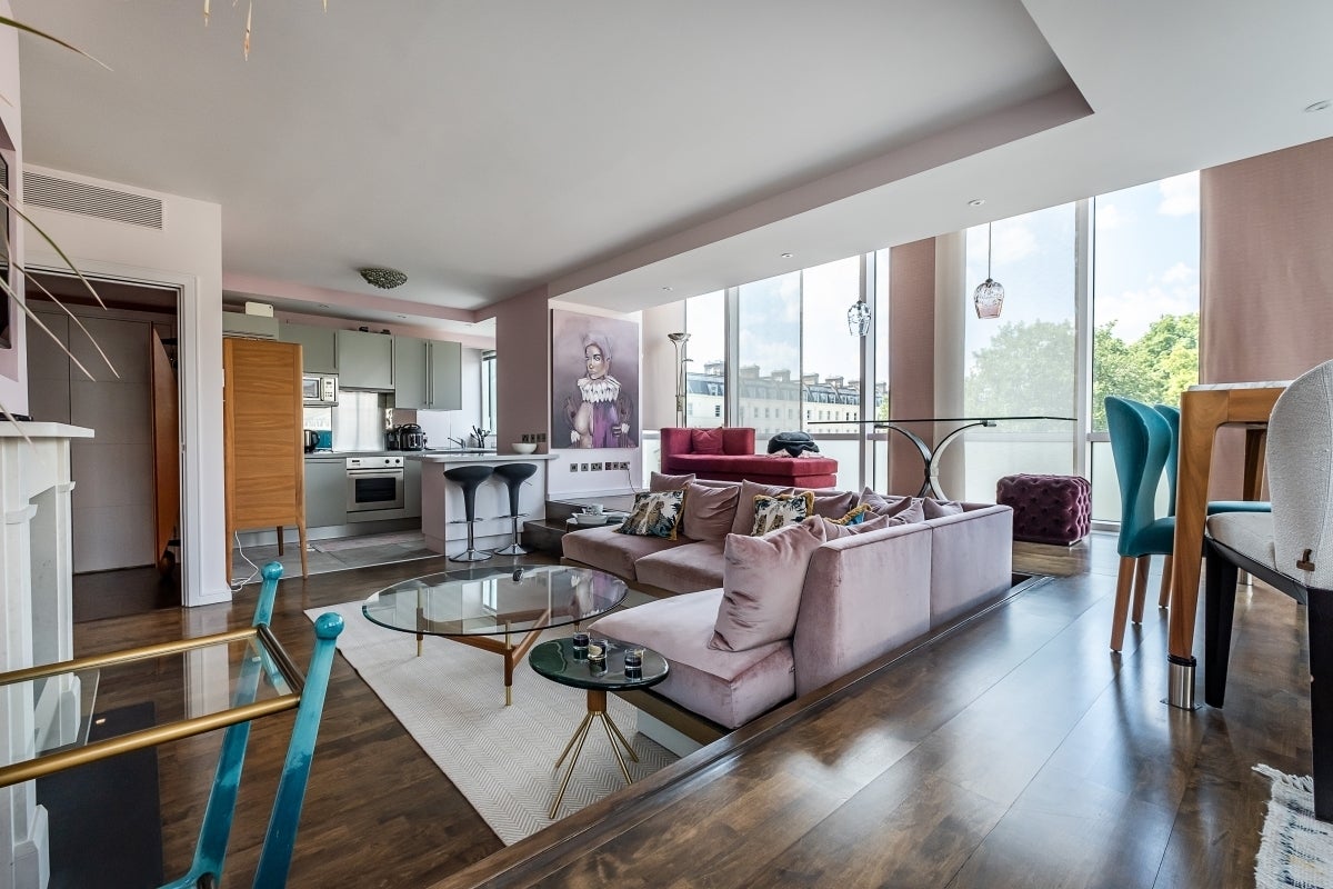 Flat Grosvenor Road in City of Westminster